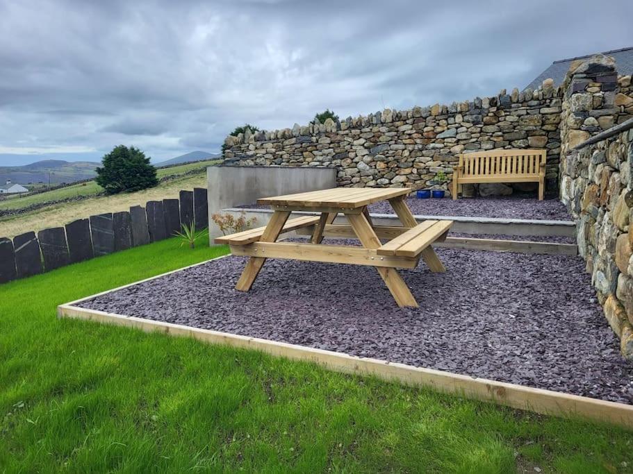 Amazing Coastal & Sunset Views In Eryri Villa Llanllyfni Exteriör bild