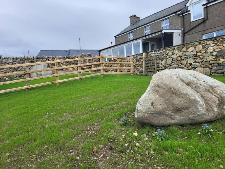 Amazing Coastal & Sunset Views In Eryri Villa Llanllyfni Exteriör bild