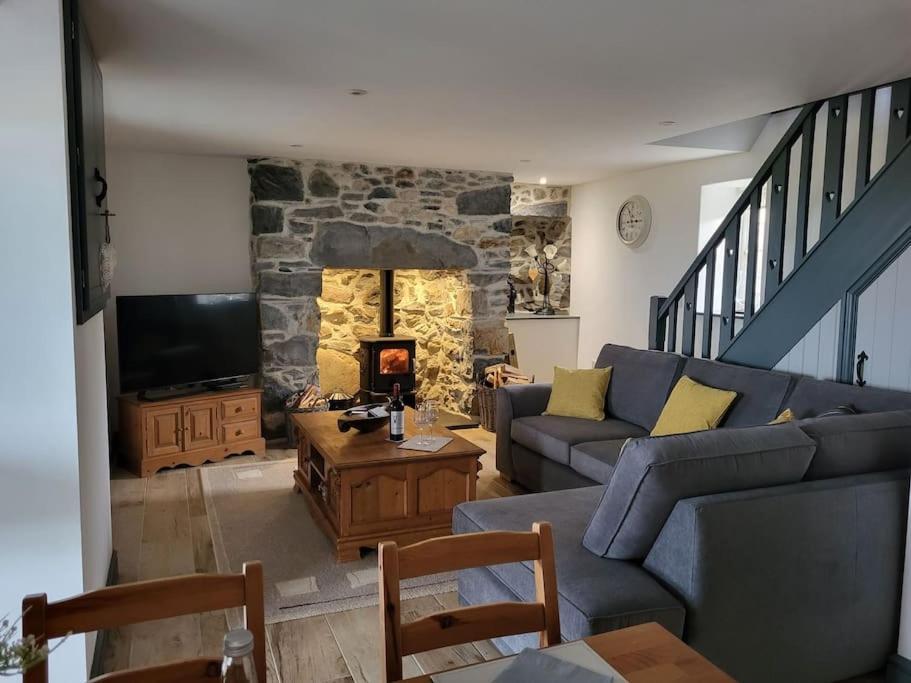 Amazing Coastal & Sunset Views In Eryri Villa Llanllyfni Exteriör bild