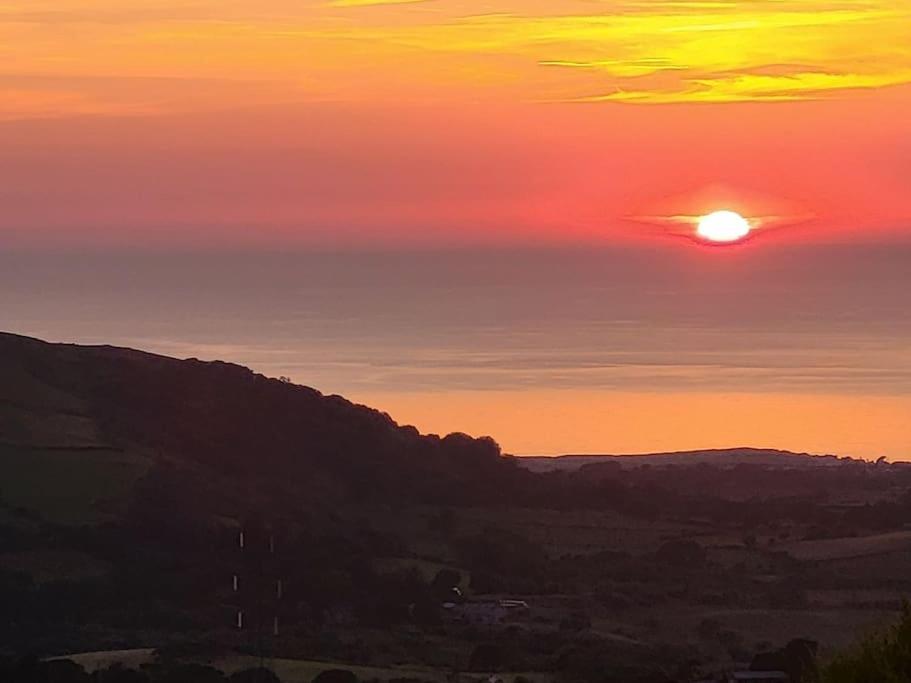 Amazing Coastal & Sunset Views In Eryri Villa Llanllyfni Exteriör bild